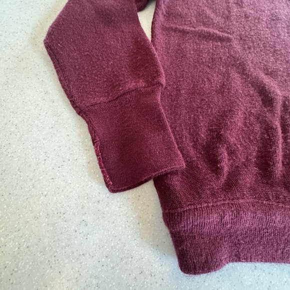 Vintage Lacoste Men's Burgundy V-neck Sweater Size Large. Made in USA! - Picture 4 of 16